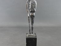 Bronzen sculptuur corry ammerlaan - afbeelding 1 van  4