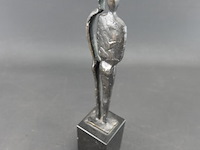 Bronzen sculptuur corry ammerlaan - afbeelding 2 van  4