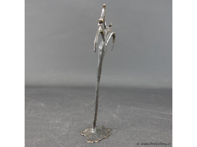 Bronzen sculptuur corry ammerlaan - afbeelding 2 van  5