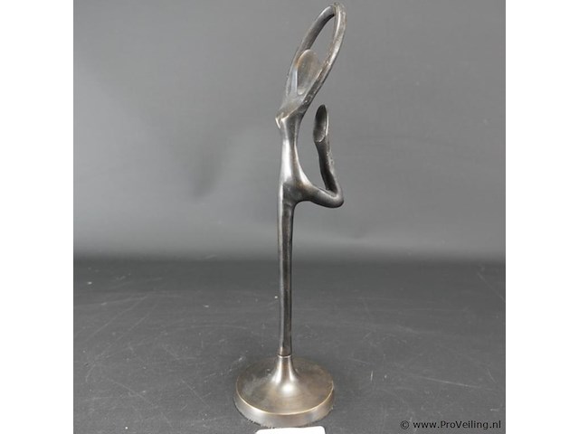 Bronzen sculptuur gymnasiaste - afbeelding 1 van  5