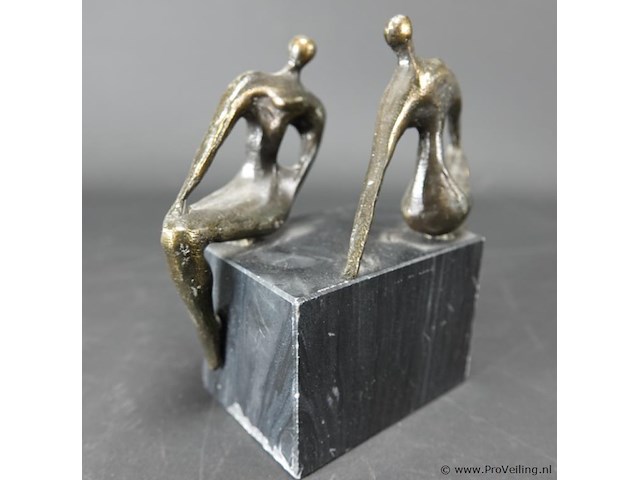 Bronzen sculptuur op maremeren basement - afbeelding 2 van  5