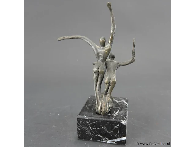 Bronzen sculptuur op marmeren basement - afbeelding 4 van  5