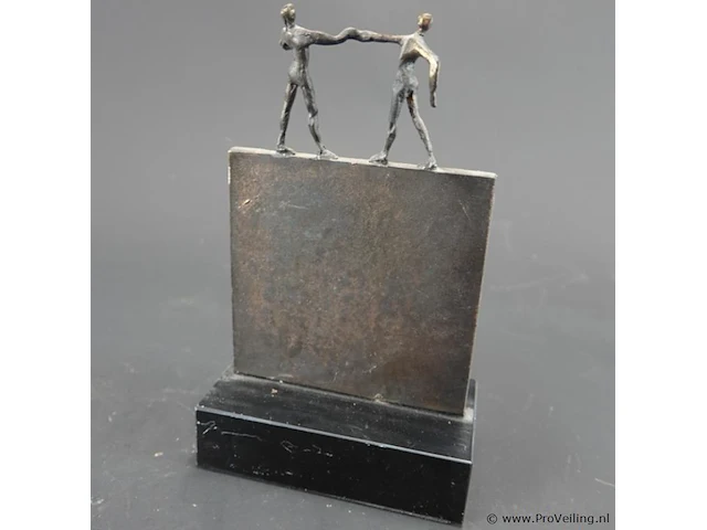 Bronzen sculptuur op marmeren basement - afbeelding 4 van  5