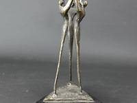 Bronzen sculptuur op stenen basement - afbeelding 2 van  5