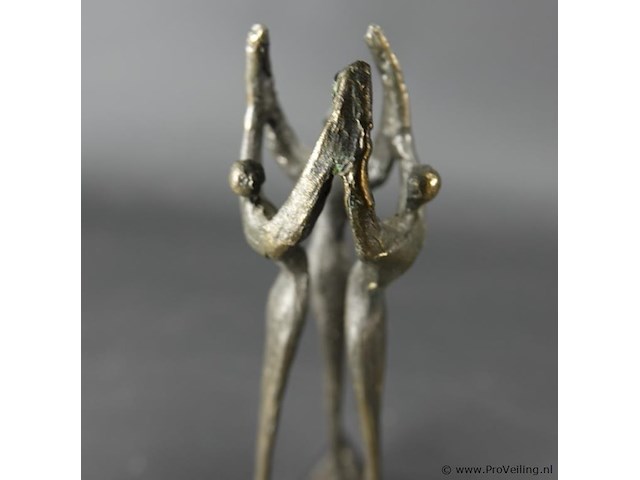 Bronzen sculptuur op stenen basement - afbeelding 4 van  5