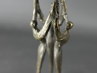 Bronzen sculptuur op stenen basement - afbeelding 4 van  5