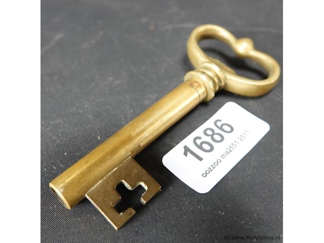 Bronzen sleutel als kurkentrekker - afbeelding 1 van  5