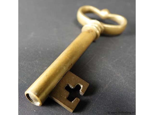 Bronzen sleutel als kurkentrekker - afbeelding 4 van  5