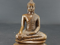 Bronzen thaise boeddha in de bhumisparsha mudra-houding - afbeelding 1 van  5