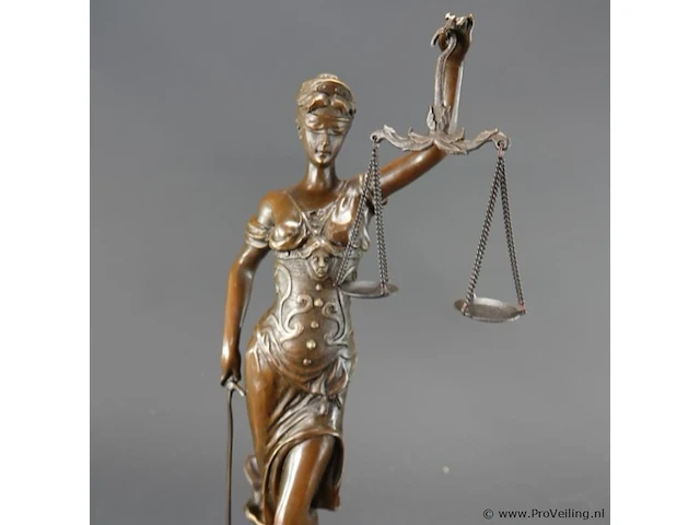 Bronzen vrouwe justitia - afbeelding 2 van  5