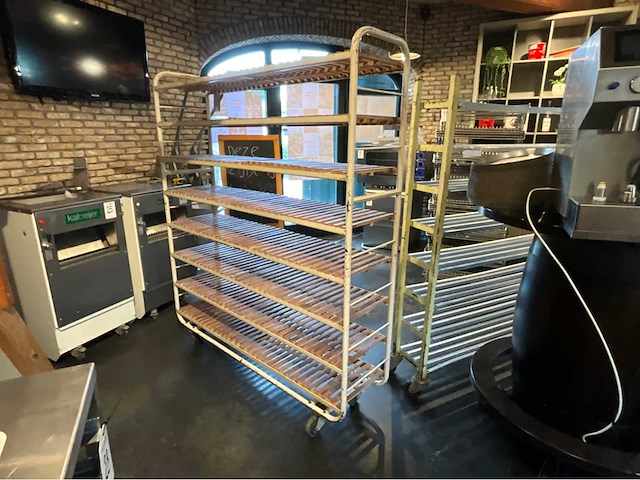 Brood verkoelwagen - afbeelding 2 van  4