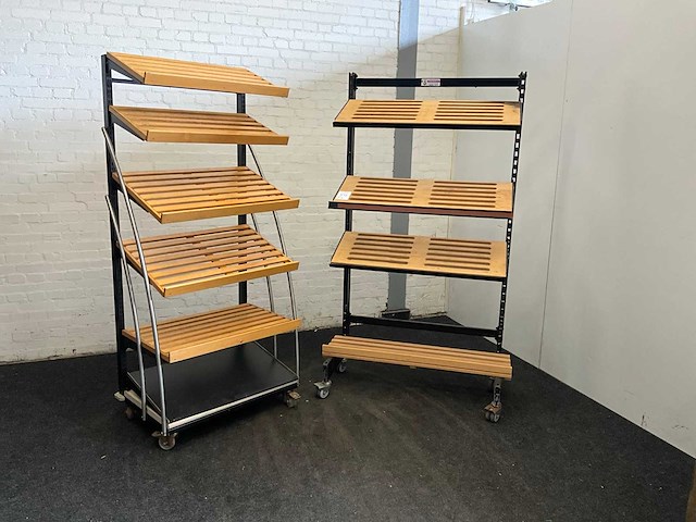 Broodkarren + partij schappen (2x) - afbeelding 1 van  8