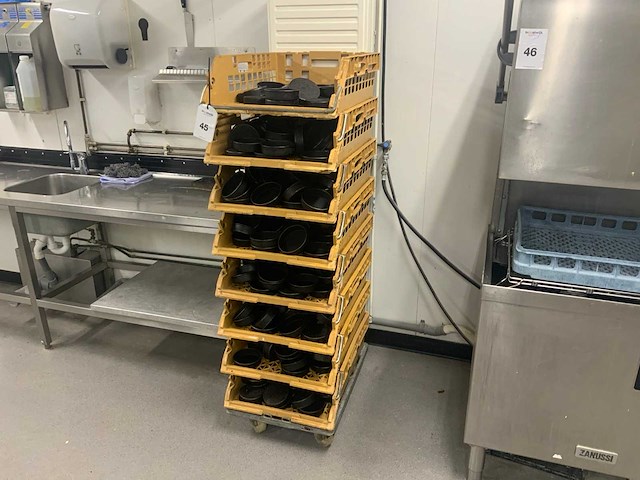 Broodkrat met bakvormen (8x) - afbeelding 1 van  3