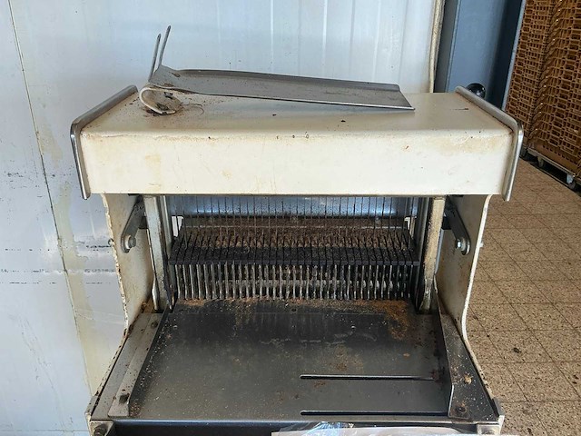 Broodsnijmachine - afbeelding 3 van  5
