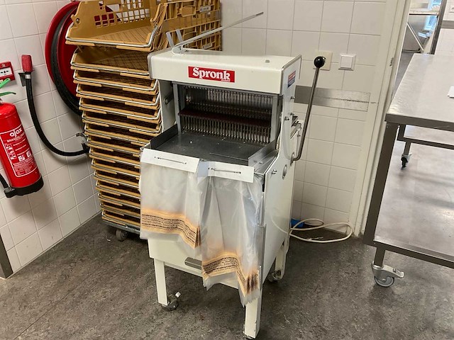 Broodsnijmachine - afbeelding 1 van  2