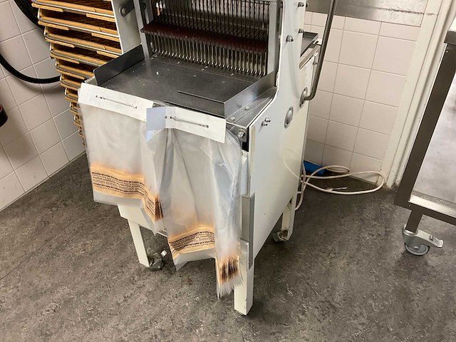 Broodsnijmachine - afbeelding 2 van  2
