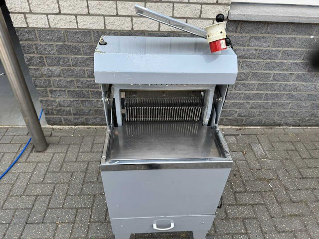 Broodsnijmachine - afbeelding 2 van  2