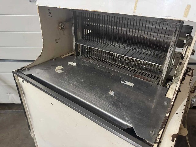 Broodsnijmachine - afbeelding 2 van  7