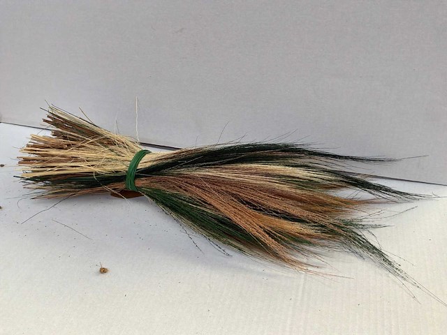 Broom grass green / bleached boeket (136x) - afbeelding 2 van  4