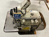 Brother ef4-n11 naaimachine / werkstation - afbeelding 2 van  10