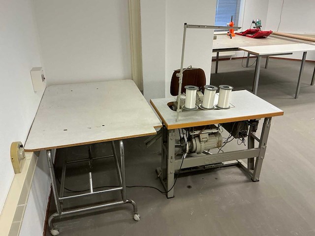 Brother ef4-n11 naaimachine / werkstation - afbeelding 1 van  10