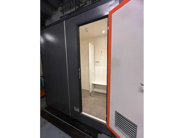 Brouwer - 380v mobiele nooddouchecabine - sanitairunit - afbeelding 47 van  54