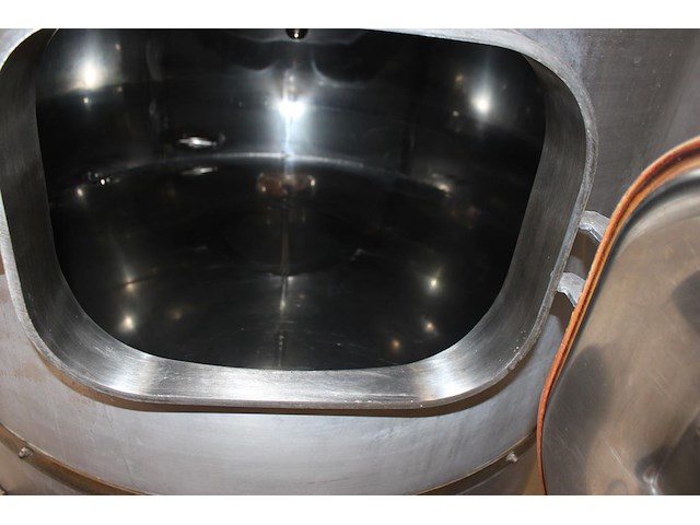 Brouwhuis labu brau three-vessel-brewhouse brewing block 5/10 hl bestaande uit kookketel, filterkuip en een... onderdeel van combinatiekavel complete mini brouwerijopstelling bestaande uit brouwhuis, 8 gistingstanks (deels gevuld), bottellijn, pompen, warmtewisselaar, natte lijn etiketteermachine en chiller - afbeelding 5 van  9