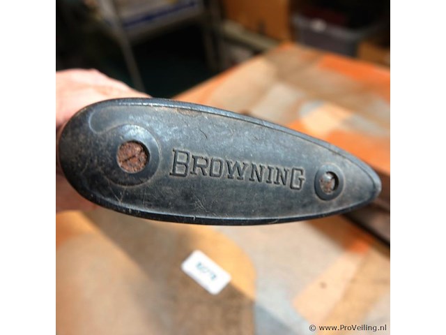 Browning houten kolf en voorhout (stock en forend set) van een jachtgeweer of vuurwapen, vaak gemaakt van walnotenhout. - afbeelding 2 van  5