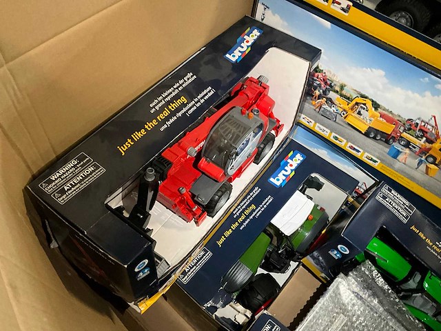 Bruder miniatuur speelgoed - afbeelding 3 van  7
