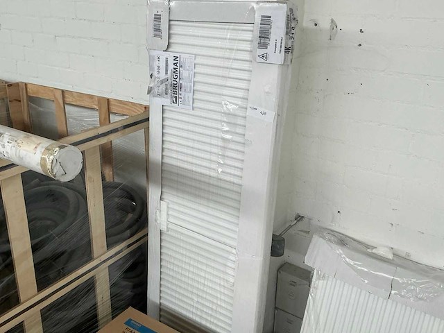 Brugman 21-600x180 compact 4 radiator - afbeelding 1 van  1