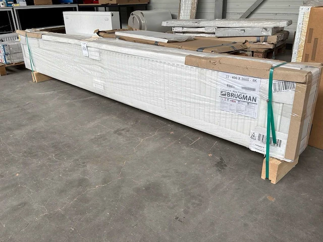 Brugman 33/400x3000 compact 4 radiator - afbeelding 1 van  3