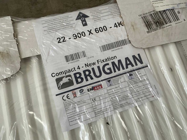 Brugman compact 4 - new fixation radiator 90x60cm - afbeelding 2 van  2