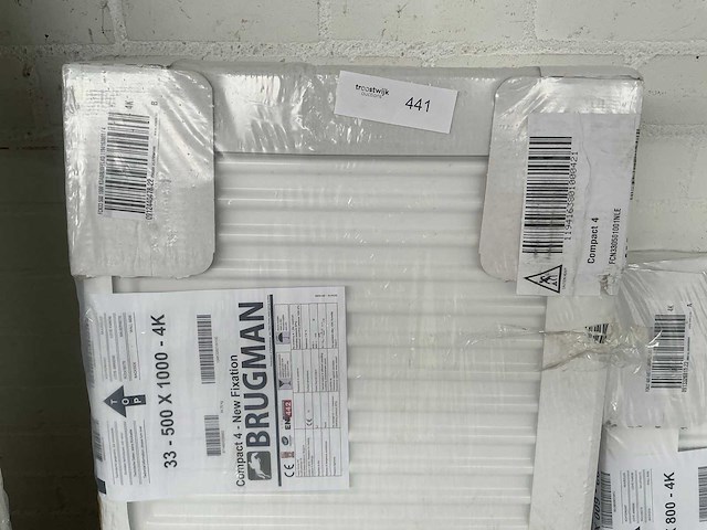 Brugman compact 4 new fixation 22-600x1400 radiator - afbeelding 3 van  5