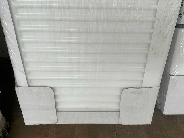 Brugman compact 4 new fixation 22-600x1400 radiator - afbeelding 5 van  5