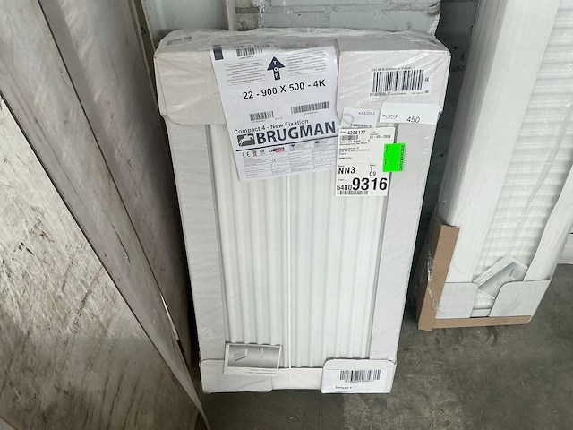 Brugman compact 4 new fixation 22-900-500 radiator - afbeelding 3 van  5
