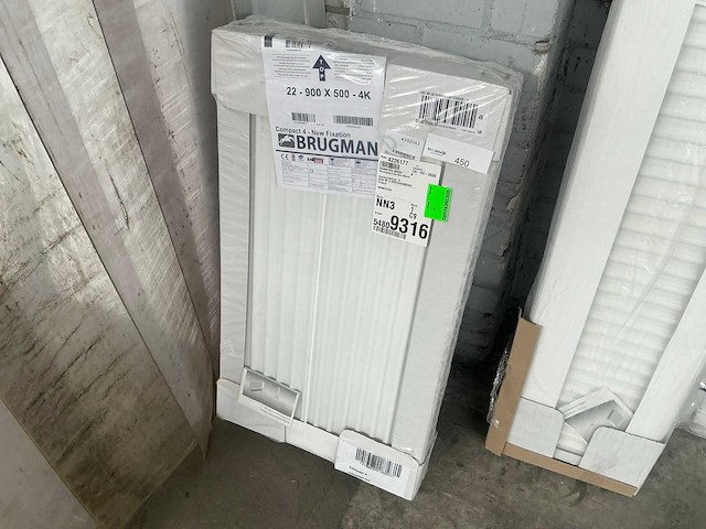 Brugman compact 4 new fixation 22-900-500 radiator - afbeelding 4 van  5