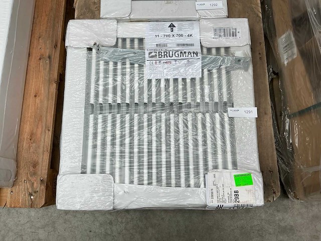 Brugman compact 4 radiator 70x70cm - afbeelding 1 van  2