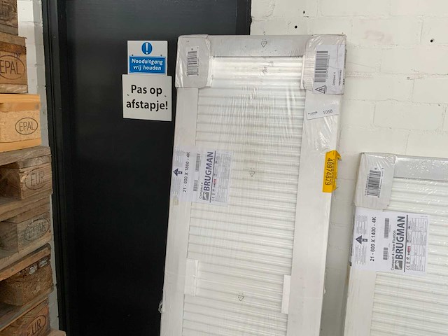 Brugman compact 4 radiator - afbeelding 1 van  3