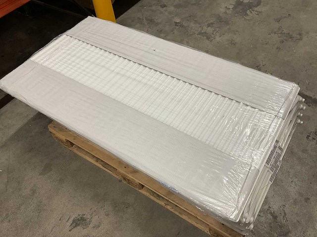 Brugman standaard 33 1/3 t11 700x1300mm 4s radiator - afbeelding 1 van  4