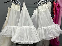 Bruidsjurken en accessoires - afbeelding 4 van  11