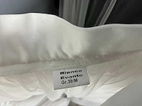 Bruidsjurken en accessoires - afbeelding 8 van  11