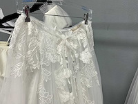 Bruidsjurken en accessoires - afbeelding 9 van  11