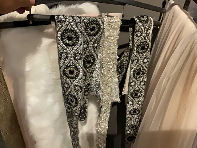 Bruidsmode accessoires partij kleding (9x) - afbeelding 7 van  11