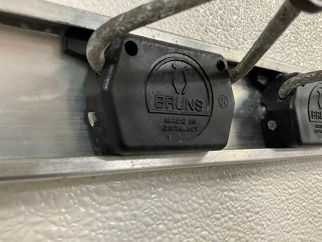 Bruns - bezemhouder met bezems - afbeelding 3 van  4