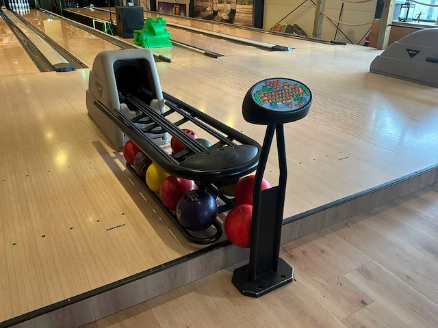 Brunswick 2000 bowlingbaan 8 banen - afbeelding 23 van  40