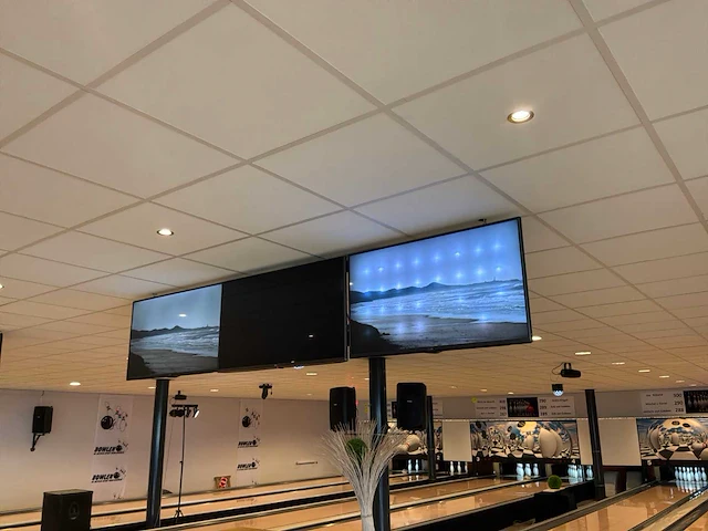 Brunswick 2000 bowlingbaan 8 banen - afbeelding 37 van  40