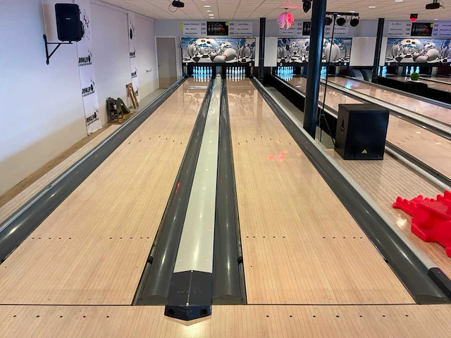 Brunswick 2000 bowlingbaan 8 banen - afbeelding 38 van  40