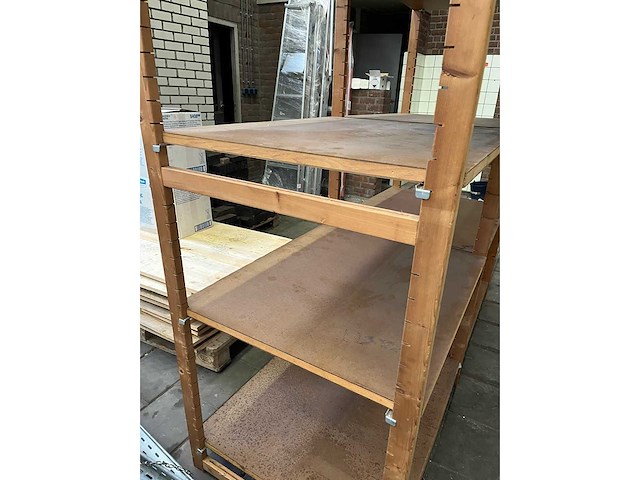 Bruynzeel - 12 meter houten magazijnstelling (15 staanders, 48 legborden) - afbeelding 4 van  6