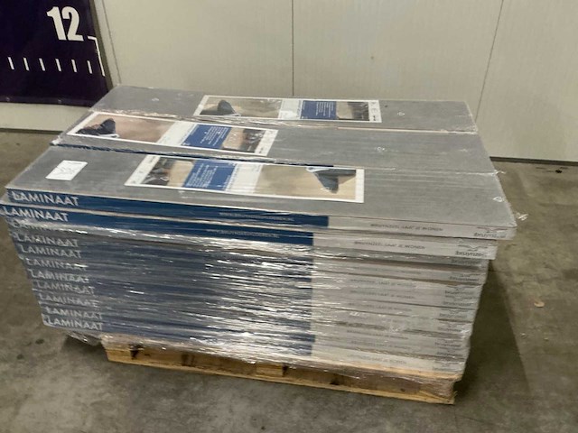 Bruynzeel - brutaal beton - laminaat 80m2 ongebruikt - afbeelding 2 van  8