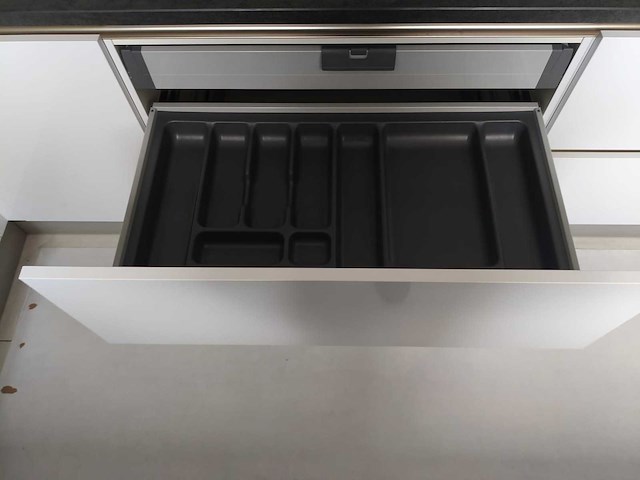 Bruynzeel - keuken met apparatuur - afbeelding 4 van  19